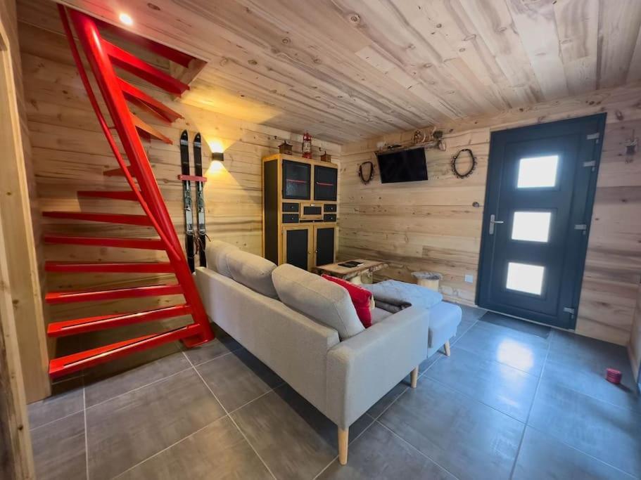 Le Refuge Perche Du Saut De La Bourrique Spa, Terrain Cloture Chalet