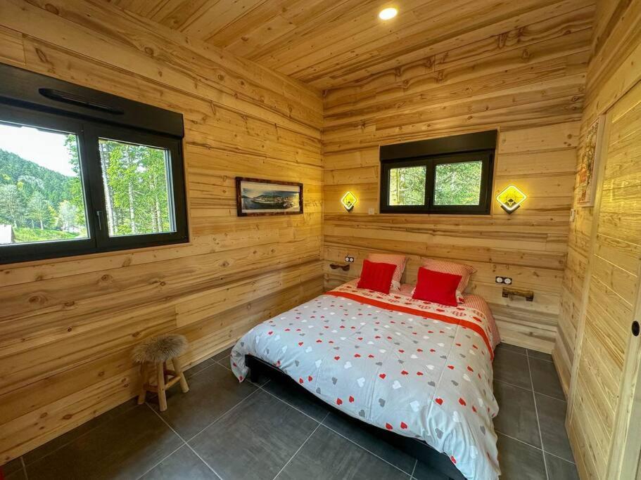 Le Refuge Perche Du Saut De La Bourrique Spa, Terrain Cloture Chalet Gerardmer